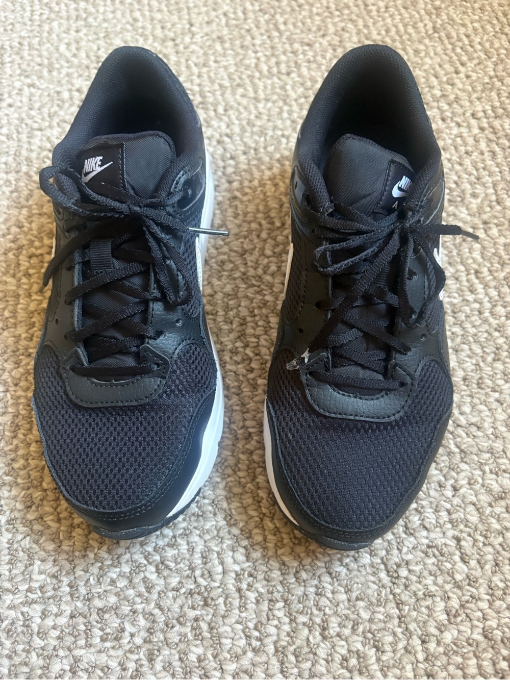 Nike Black air max - women’s
